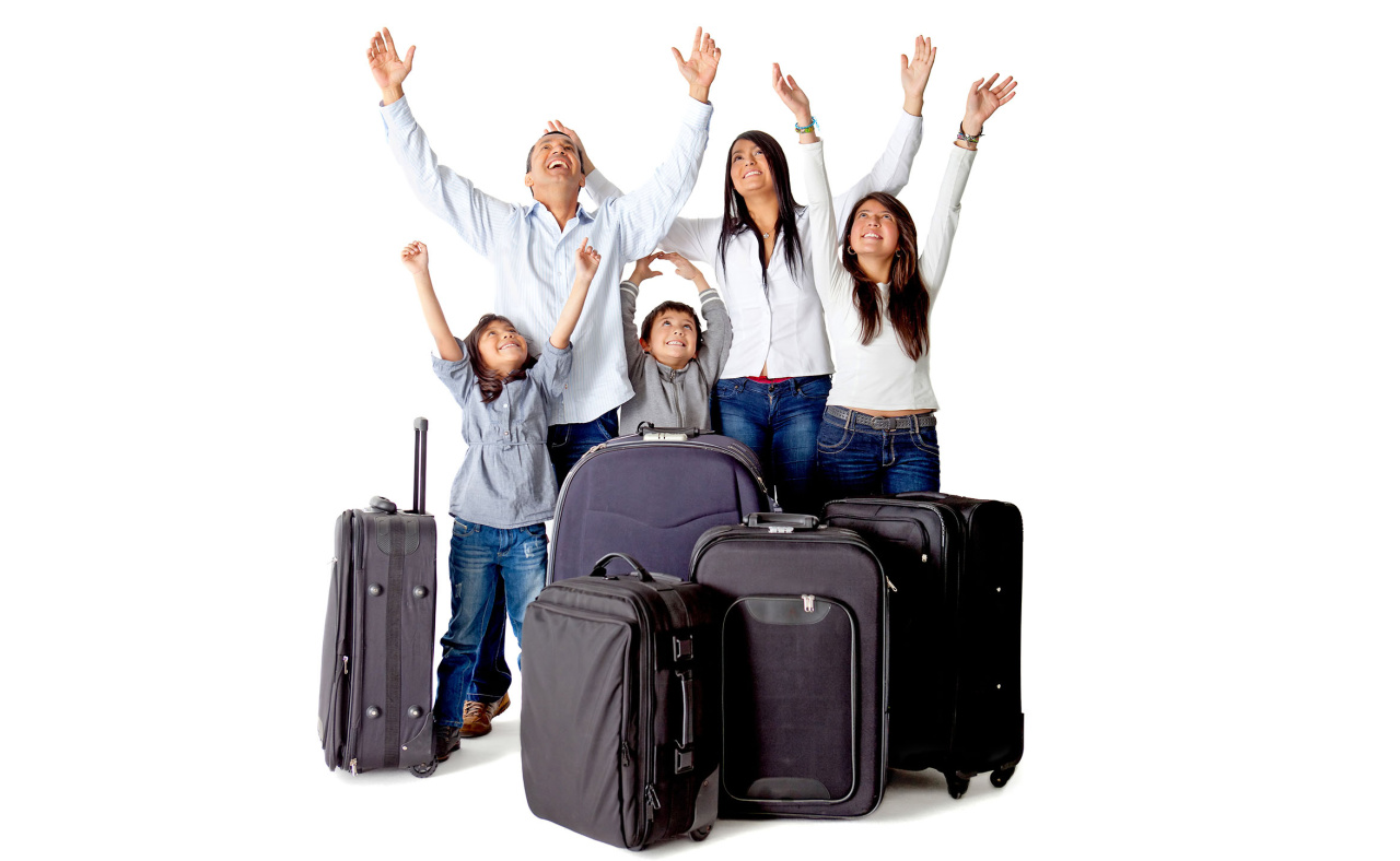 Private Transfers from Rome to Positano Is the Best Choice travelers with a lot of luggage