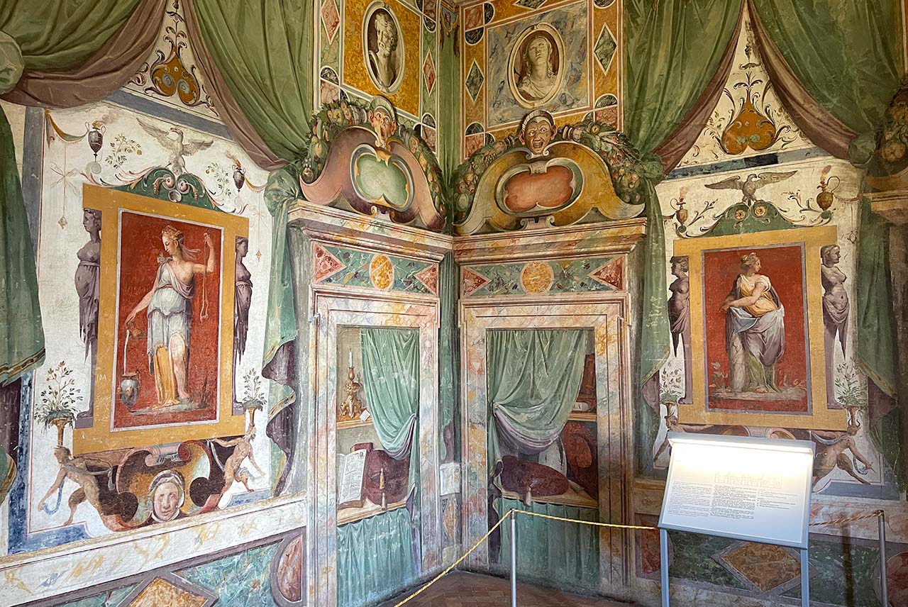 Hall of Glory Villa d'Este Tours from Rome to Tivoli